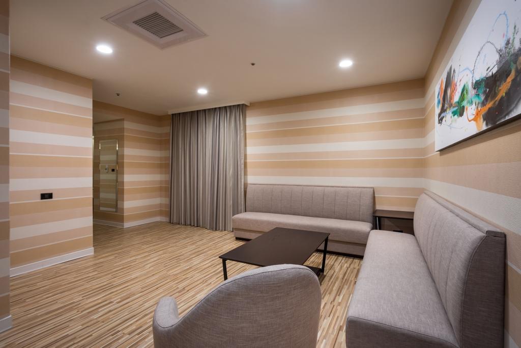 Wemeet Hotel Pingtung Esterno foto