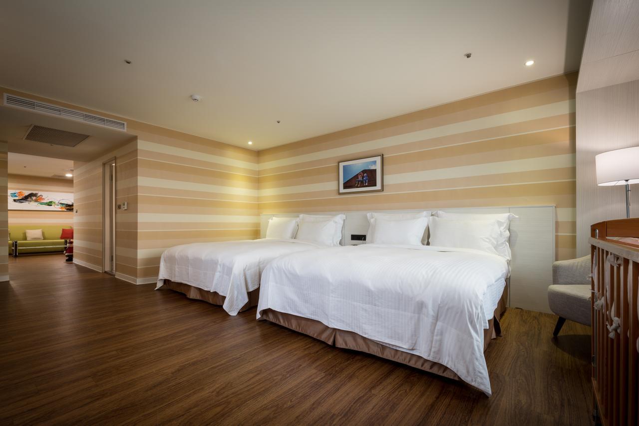 Wemeet Hotel Pingtung Esterno foto