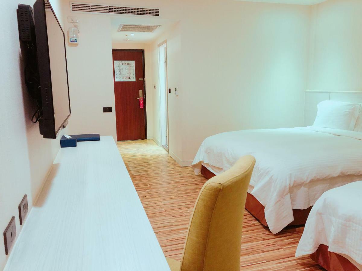 Wemeet Hotel Pingtung Esterno foto