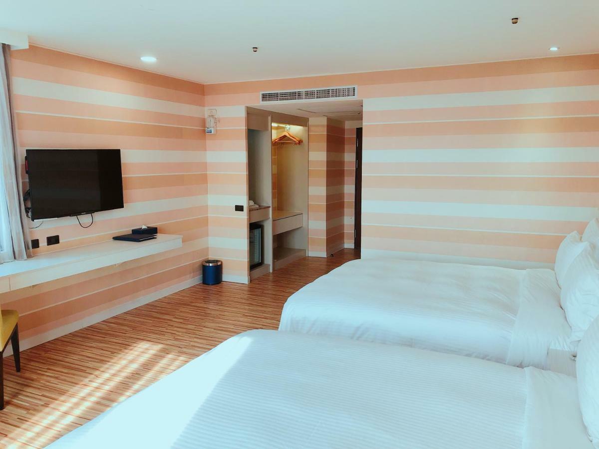 Wemeet Hotel Pingtung Esterno foto