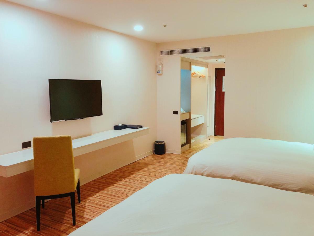 Wemeet Hotel Pingtung Esterno foto