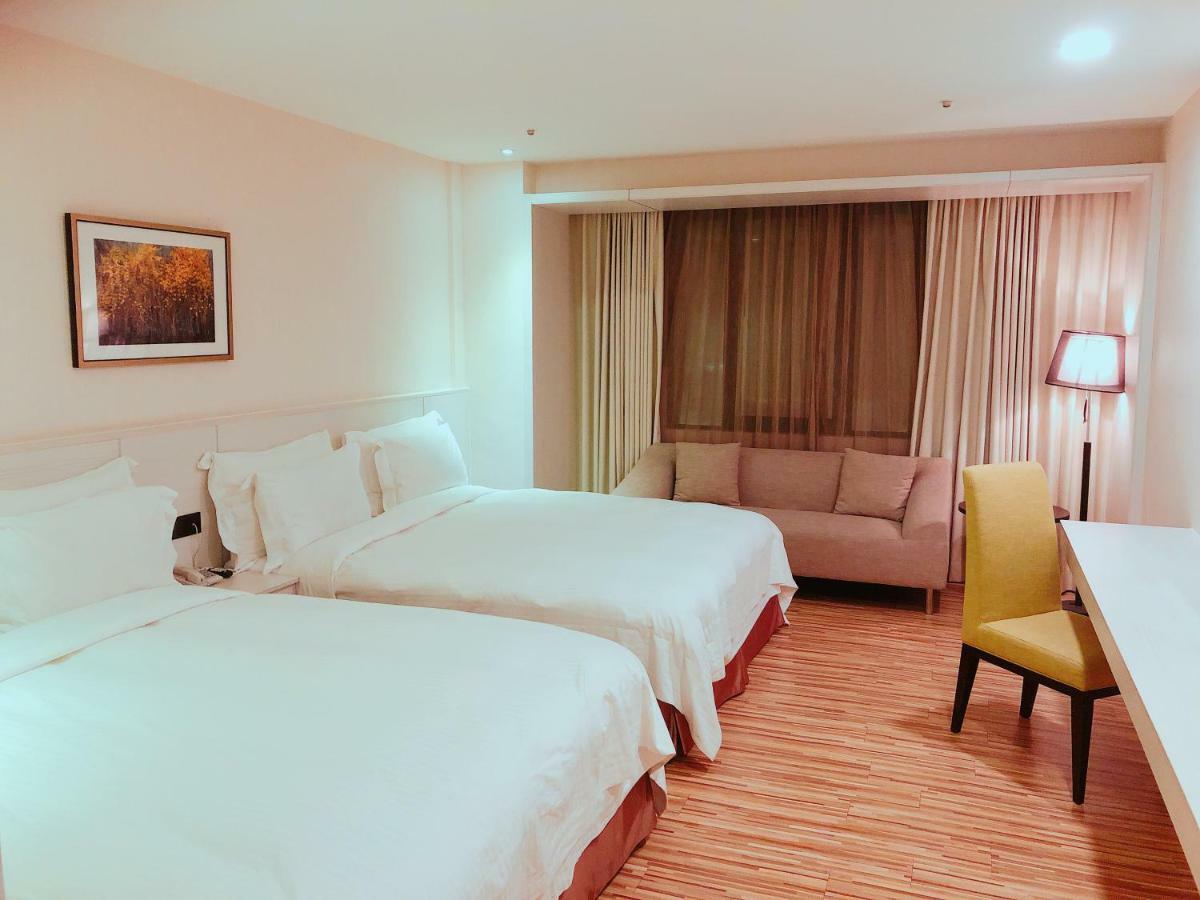 Wemeet Hotel Pingtung Esterno foto