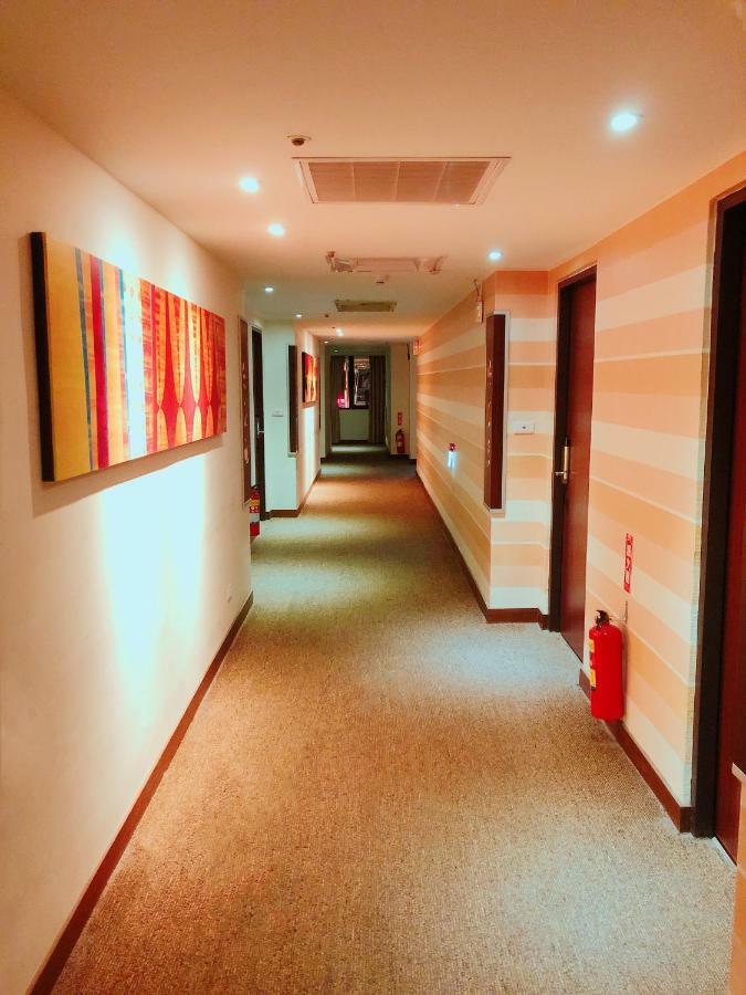 Wemeet Hotel Pingtung Esterno foto