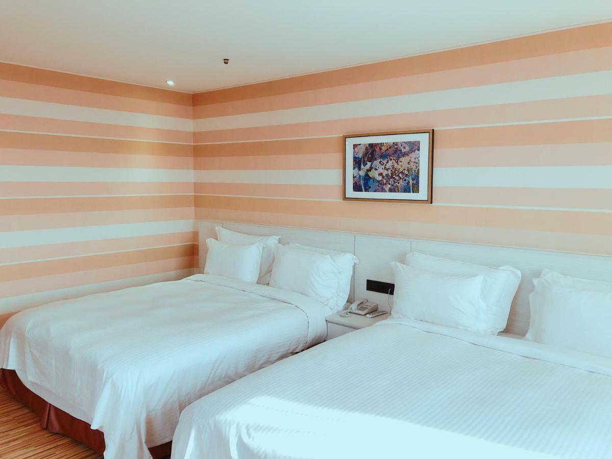Wemeet Hotel Pingtung Esterno foto