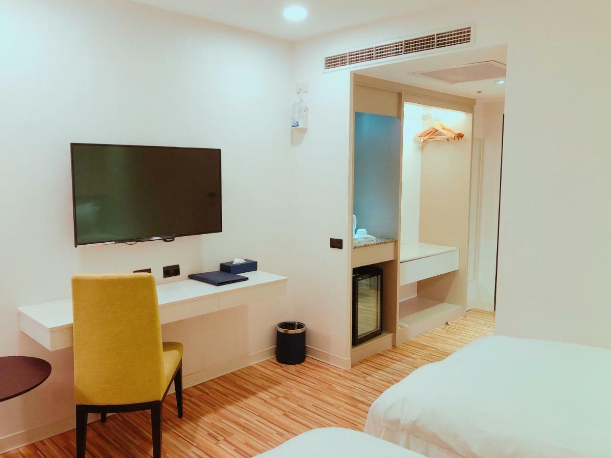 Wemeet Hotel Pingtung Esterno foto