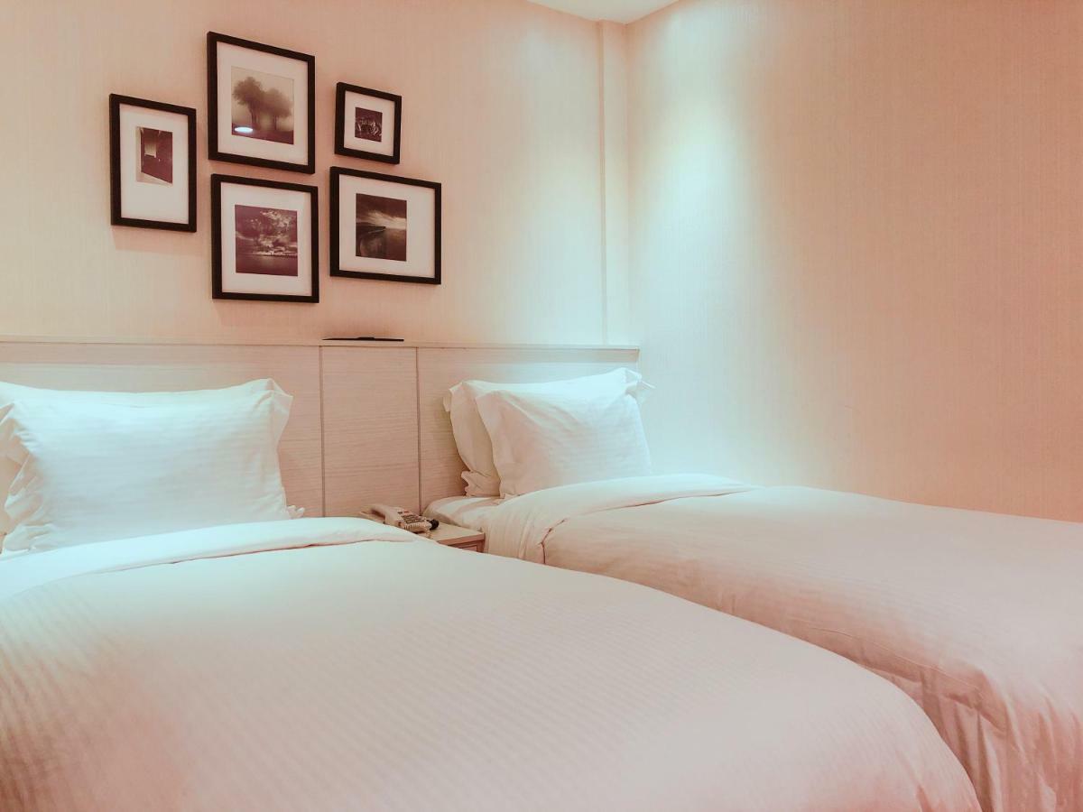 Wemeet Hotel Pingtung Esterno foto