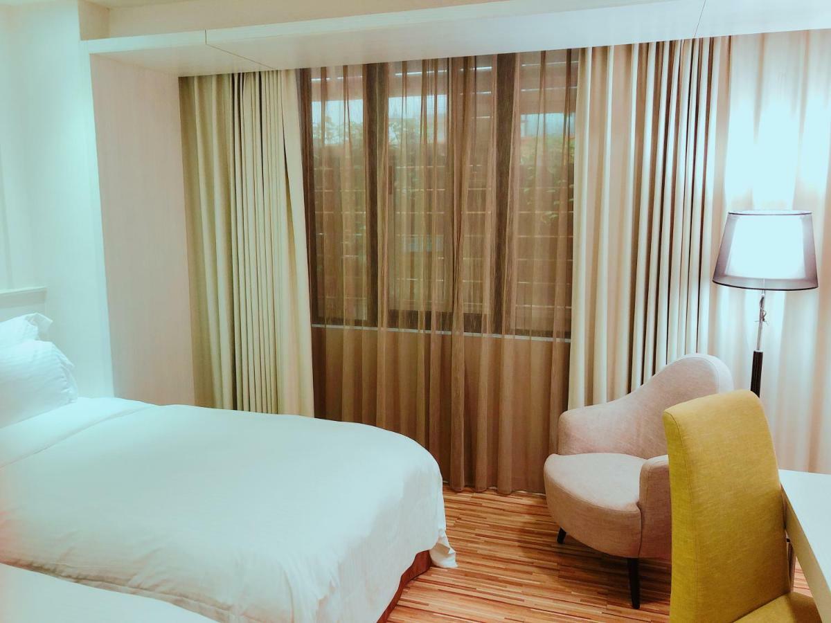 Wemeet Hotel Pingtung Esterno foto